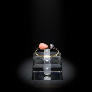 ✨Gold Plated Coral Teardrop Cabochon & Crystal Accent Vintage Style Ring✨